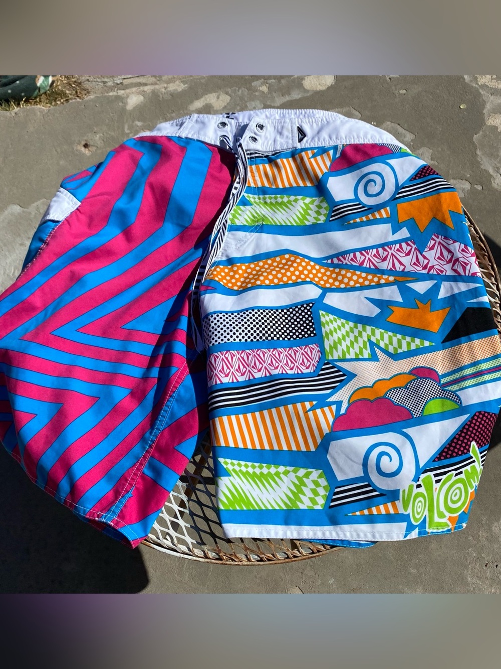 Vintage y2k Volcom Board Shorts Swim Beach Surf Mens Size 34 Colorful